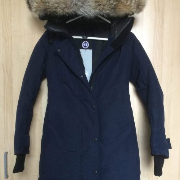 Canada Goose Sherbrooke Parka - Picture 8 of 12